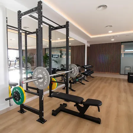 Elegant In Marbella, Sea Views, Infinity & Pool, Sauna, Gym, Spa, 5 Min To The