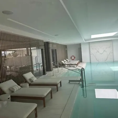 Elegant In Marbella, Sea Views, Infinity & Pool, Sauna, Gym, Spa, 5 Min To The Апартаменти