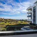 Elegant In Marbella, Sea Views, Infinity & Pool, Sauna, Gym, Spa, 5 Min To The Lejlighed Marbella