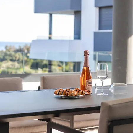 דירה Elegant In Marbella, Sea Views, Infinity & Pool, Sauna, Gym, Spa, 5 Min To The מארבלה