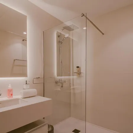 아파트 Elegant In Marbella, Sea Views, Infinity & Pool, Sauna, Gym, Spa, 5 Min To The *