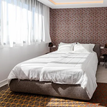 Elegant In Marbella, Sea Views, Infinity & Pool, Sauna, Gym, Spa, 5 Min To The