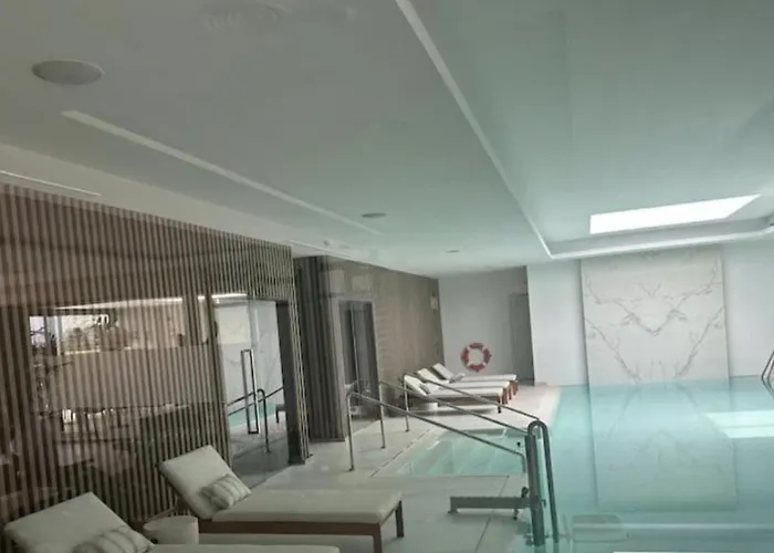 Elegant In Marbella, Sea Views, Infinity & Pool, Sauna, Gym, Spa, 5 Min To The *