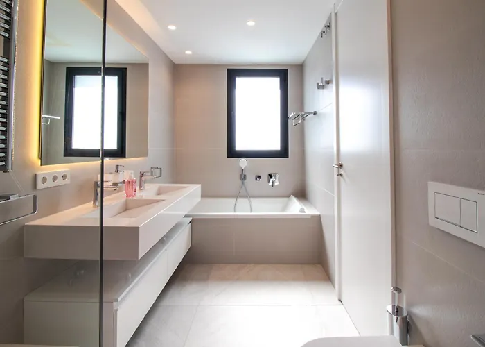 Elegant In Marbella, Sea Views, Infinity & Pool, Sauna, Gym, Spa, 5 Min To The Apartament *