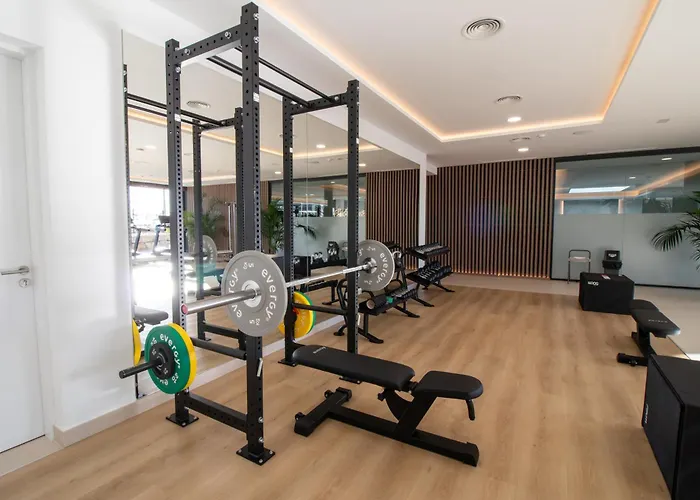 Elegant In Marbella, Sea Views, Infinity & Pool, Sauna, Gym, Spa, 5 Min To The