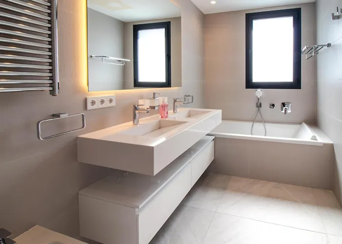 Elegant In Marbella, Sea Views, Infinity & Pool, Sauna, Gym, Spa, 5 Min To The Apartament