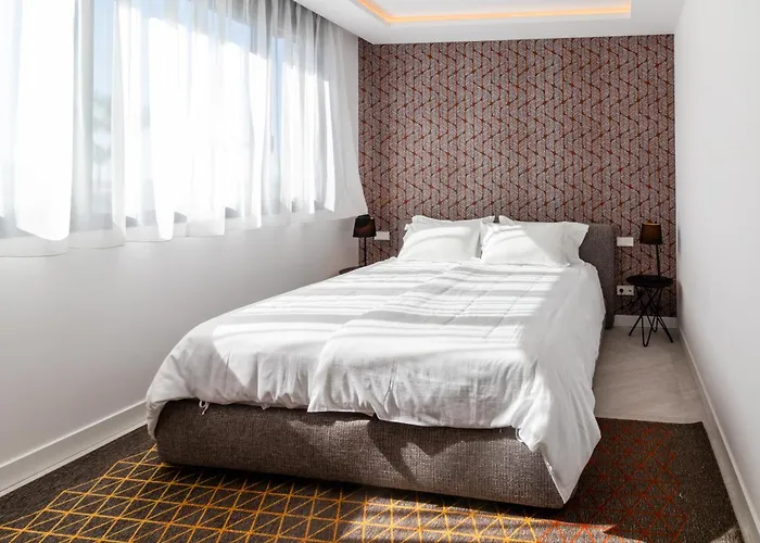 Elegant In Marbella, Sea Views, Infinity & Pool, Sauna, Gym, Spa, 5 Min To The