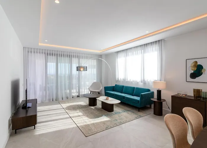 Elegant In Marbella, Sea Views, Infinity & Pool, Sauna, Gym, Spa, 5 Min To The * 马尔韦利亚