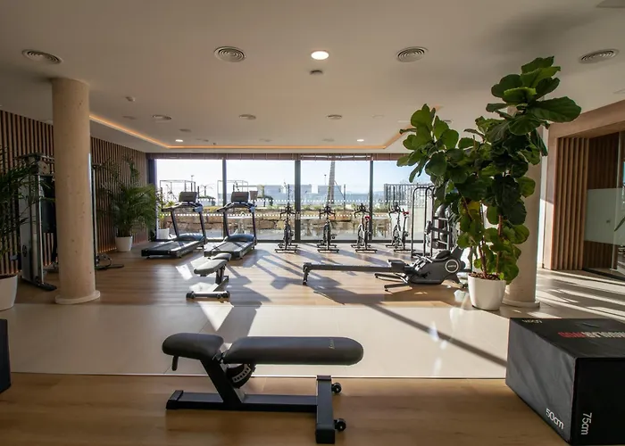 公寓 Elegant In Marbella, Sea Views, Infinity & Pool, Sauna, Gym, Spa, 5 Min To The 马尔韦利亚