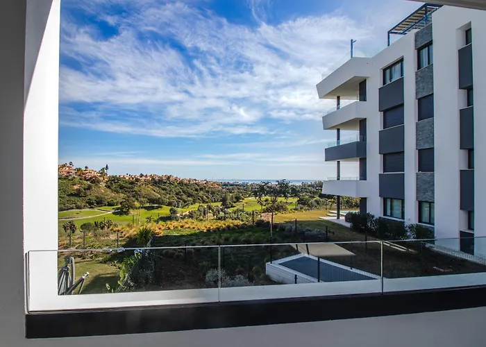 Elegant In Marbella, Sea Views, Infinity & Pool, Sauna, Gym, Spa, 5 Min To The 公寓 马尔韦利亚