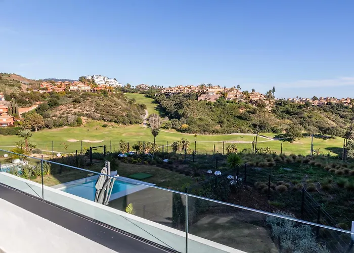 Elegant In Marbella, Sea Views, Infinity & Pool, Sauna, Gym, Spa, 5 Min To The 公寓 马尔韦利亚